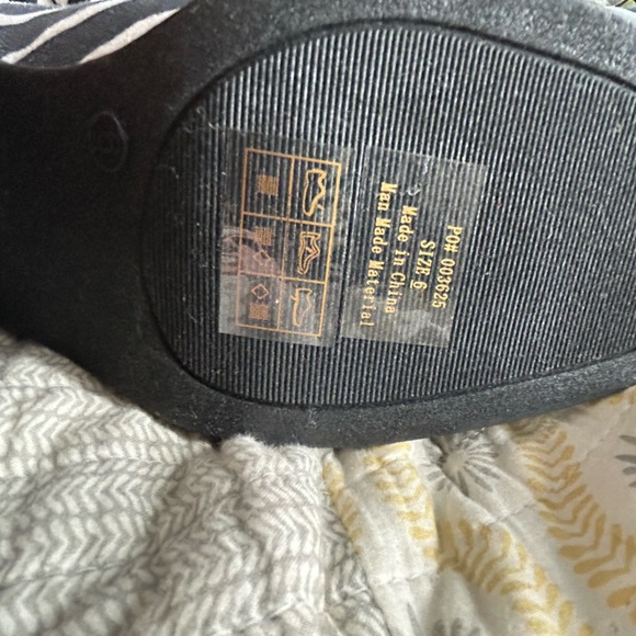 New never worn Journee Collection Boots 
Macy’s Size 6 Tall Riding Boots - Picture 8 of 13